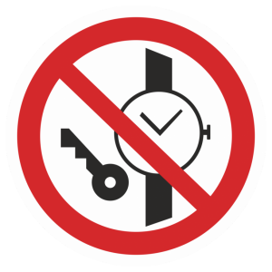 Знак безопасности светоотражающий P-27 «Запрещается иметь при (на) себе металлические предметы (часы и т.п.)»